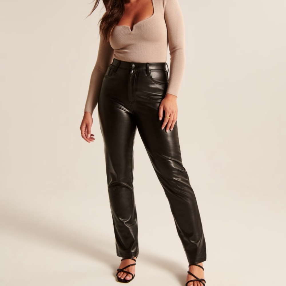 Abercrombie black curve love 90s straight leather pant